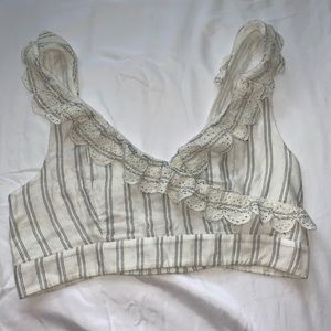 American Eagle Crop Top